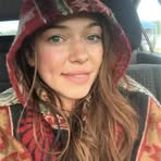 Danielle Lesley - Facebook
