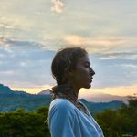 Danielle - Holistic Coach - @danielle.limitlessbeing - Instagram