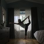 Danielle Livingston - @eugeneyogamama - Instagram