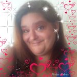 Danielle Logue - @babygirl_loves_her_music - Instagram