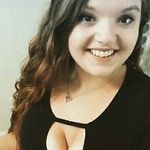 Danielle Lowery - @yelliee_21 - Instagram