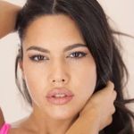 Danielle Mallory - @kissdanielle_77 - Instagram