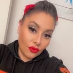 Danielle Meza - @scentsygirl84 - Instagram