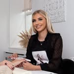 Danielle - Nails & Beauty - @bydaniellesarah - Instagram
