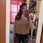 Danielle Newcomb - @daniellenewcombscloset - Instagram