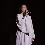Danielle Nobles - @daniellensings - Instagram