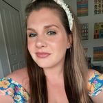 Danielle Olinger - @rockinlipsxo - Instagram