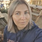Danielle Redmond - @just.craftingaround21 - Instagram