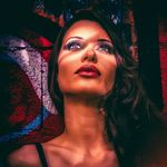 Danielle Renshaw - @daniellrenshaw - Instagram