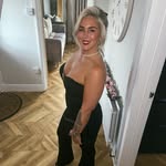 Danielle Scott - @danielleabell88 - Instagram