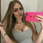 @danielle.selby40424 - Instagram