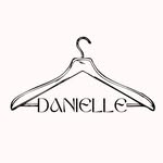 @danielle_sells_clothes - Instagram