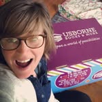 Danielle MacMinn Snider - @danielles.bookshelf - Instagram