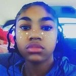 Danielle Squires - @danielle.squires.52 - Instagram