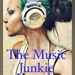 Danielle Austin Or Staley - @the_music_junky - Instagram