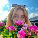 Danielle Stapleton - @daniellestapleton - Instagram