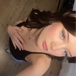 Danielle stone - @danielle.slk - Instagram