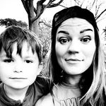 danielle street - @mommofeta - Instagram