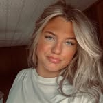 Danielle Walker - @daniellewalkerrrr - Instagram