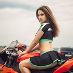 Danielle Warwick - @daniellewarwick69 - Instagram