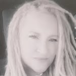 Danielle Welsh - ProfessionL Loctician - @theloc_vault - Instagram
