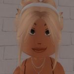 𝗗𝗮𝗽𝗵𝗻𝗲 𝗔𝗱𝗮𝗺𝘀 - @daphne.adamss - Instagram