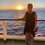 @daphne_booth.43 - Instagram