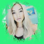 Daphne Walker - @daphnewalker3707 - Instagram