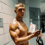 Darien Moore - @dmo.sells - Instagram