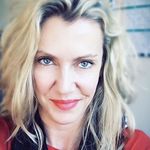 Darlene McLean - @noflosnobird - Instagram