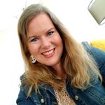 Darlene Vale - @lookbehindthevale - Instagram