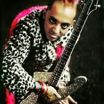 Daron Malakian = God - @soaddaron - Instagram