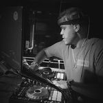 Darwin Castro - @djdarwincastro - Instagram