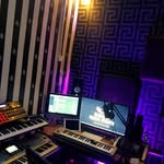 David Oluwasuji - @davemusicstudio - Instagram
