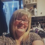 Dawn Lesley May - @mumsoutofluck - Instagram