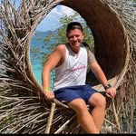 Dean Kingston - breaking free of the 9-5 norm - @hustle_with_dean - Instagram