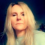 Deanna Hedges - @deannadovey - Instagram