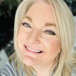 Deanna Holt - @bunzerrific - Instagram