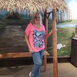 Deanna Hubbard - @xetahex810 - Instagram