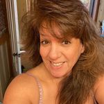 Deanna Snyder - @dananas3412 - Instagram