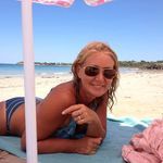 Deanne Armstrong - @dee.armstrong6 - Instagram