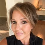 Deanna Lloyd - @dlloydvabeach - Instagram