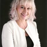 Deb McKenzie - @interwovencelebrancy - Instagram