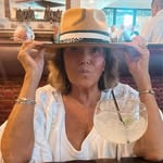 Deb Schroeder - @debenzie - Instagram