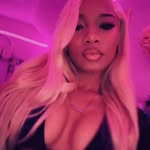 @debsimoneee - Instagram