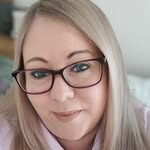 Debbie Binns - @debzb84 - Instagram