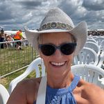 Debbie Girard - @dagira3016 - Instagram
