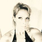 Debbie Jansen - @legs_love_u_long_time - Instagram