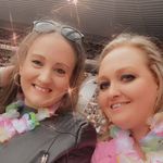 Debbie Nesbitt - @debznes - Instagram