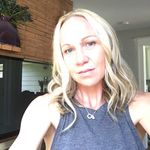Debi Martinez - @yogadeeyogada - Instagram